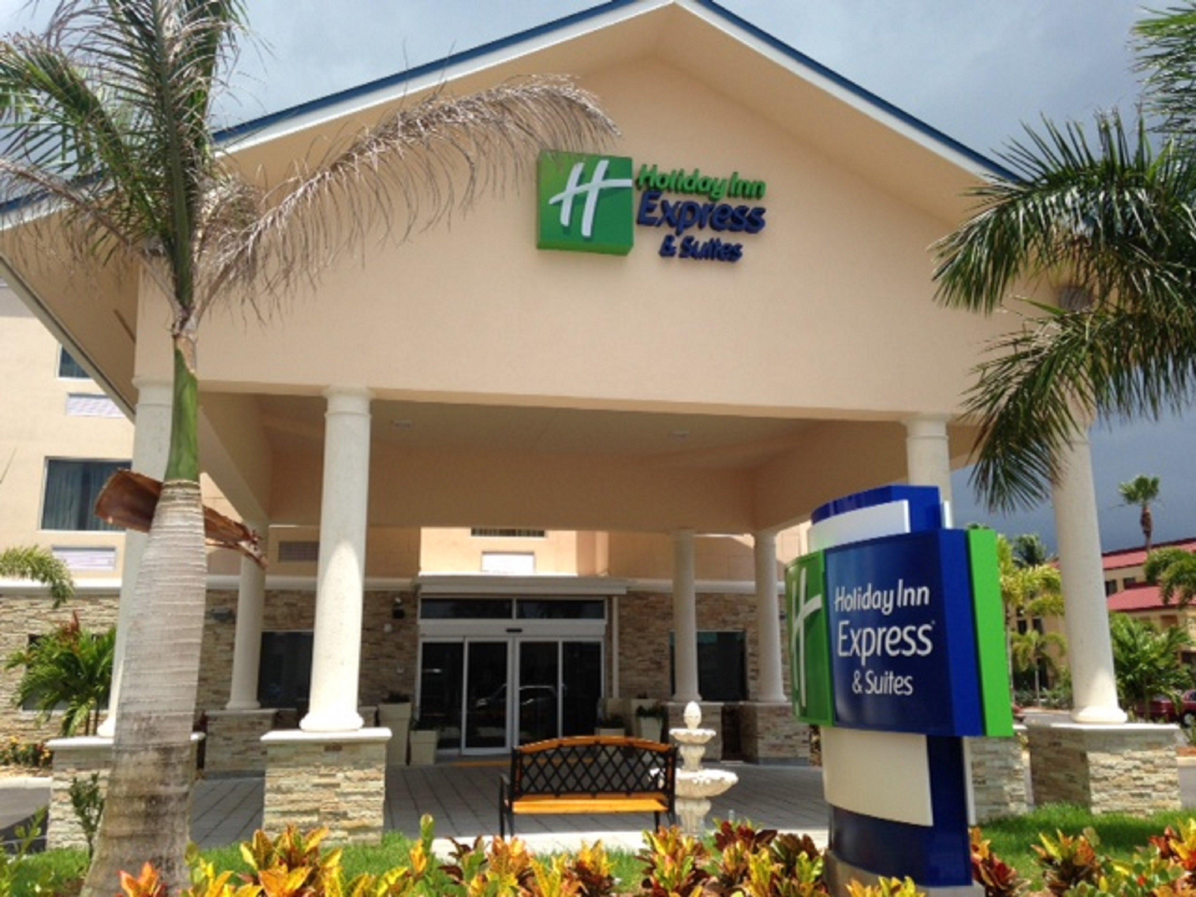 Holiday Inn Express & Suites Lantana By Ihg Esterno foto
