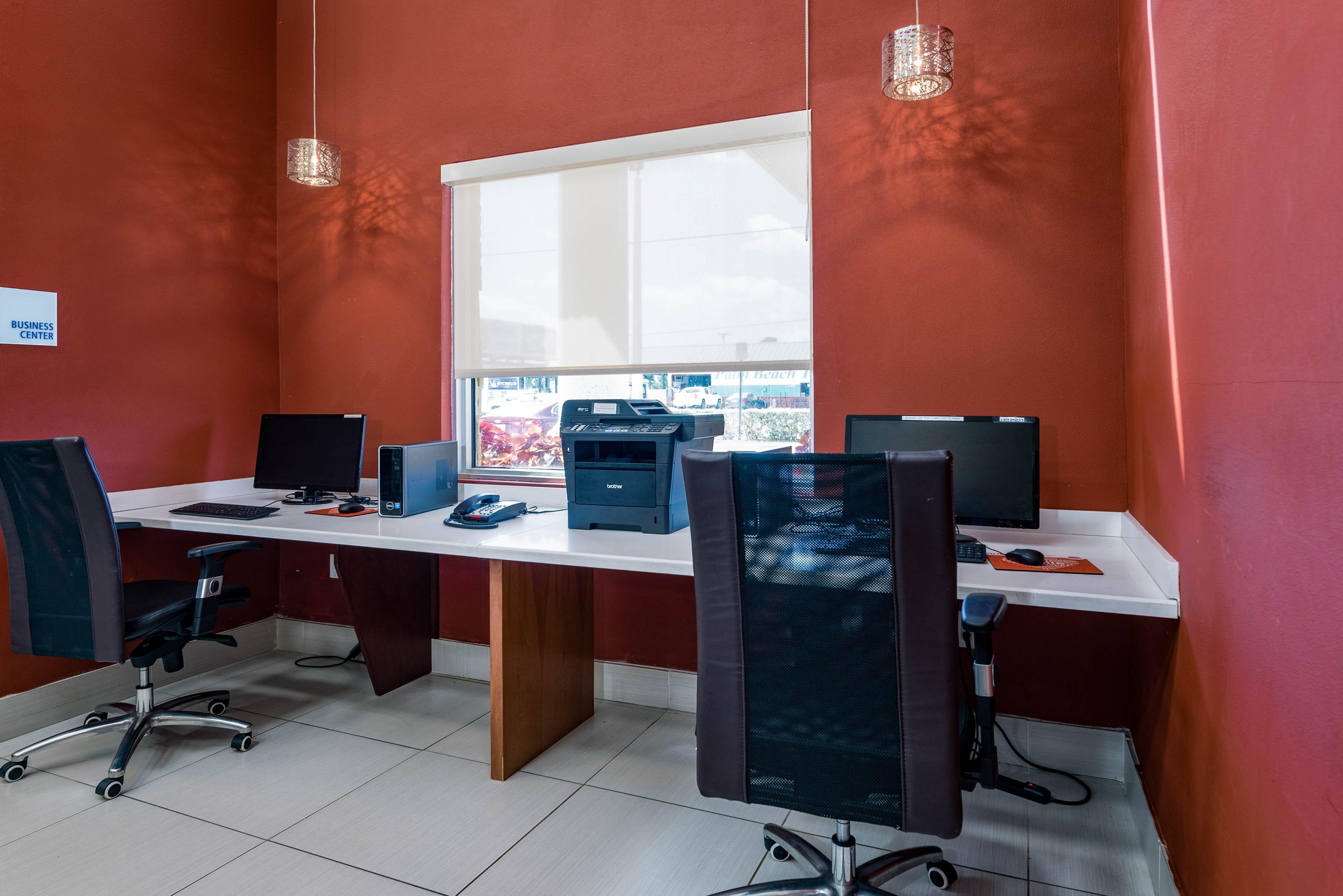 Holiday Inn Express & Suites Lantana By Ihg Esterno foto