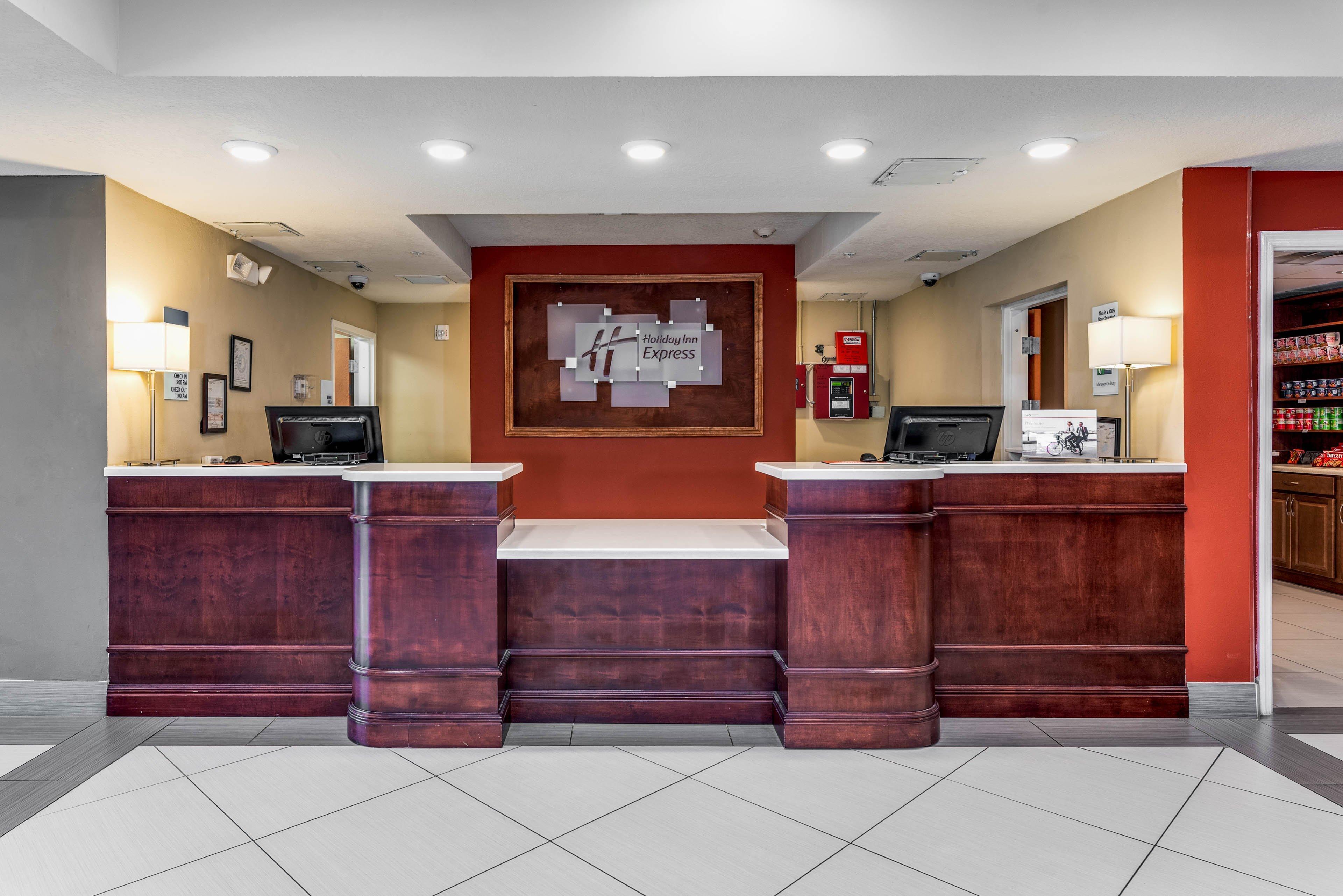Holiday Inn Express & Suites Lantana By Ihg Esterno foto